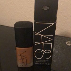 NARS sheer glow foundation New Guinea 6052 dark 1